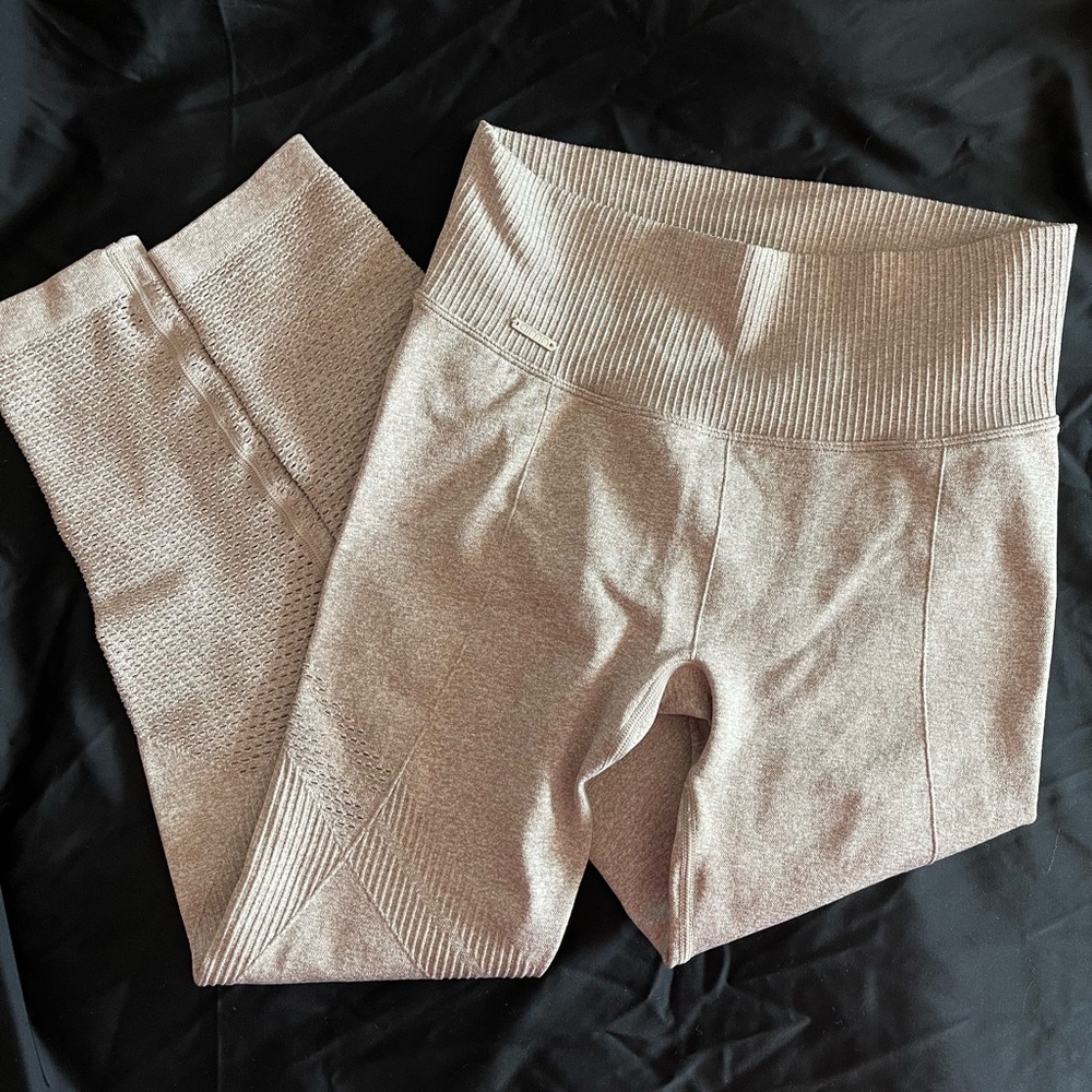 Aimn leggings!